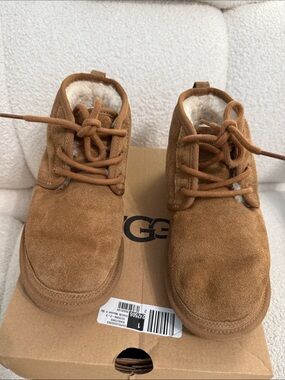 UGG Kids Chestnut Suede Shearling-Lined Lace-Up Boots